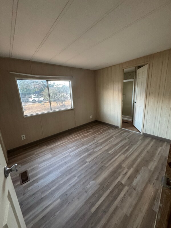 Foto del edificio - 3060 E Ames Ave