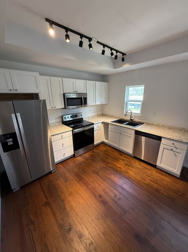 Foto del edificio - New Resident Special! ONE MONTH FREE RENT!...
