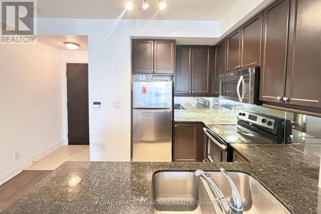 Building Photo - 50 Absolute Ave