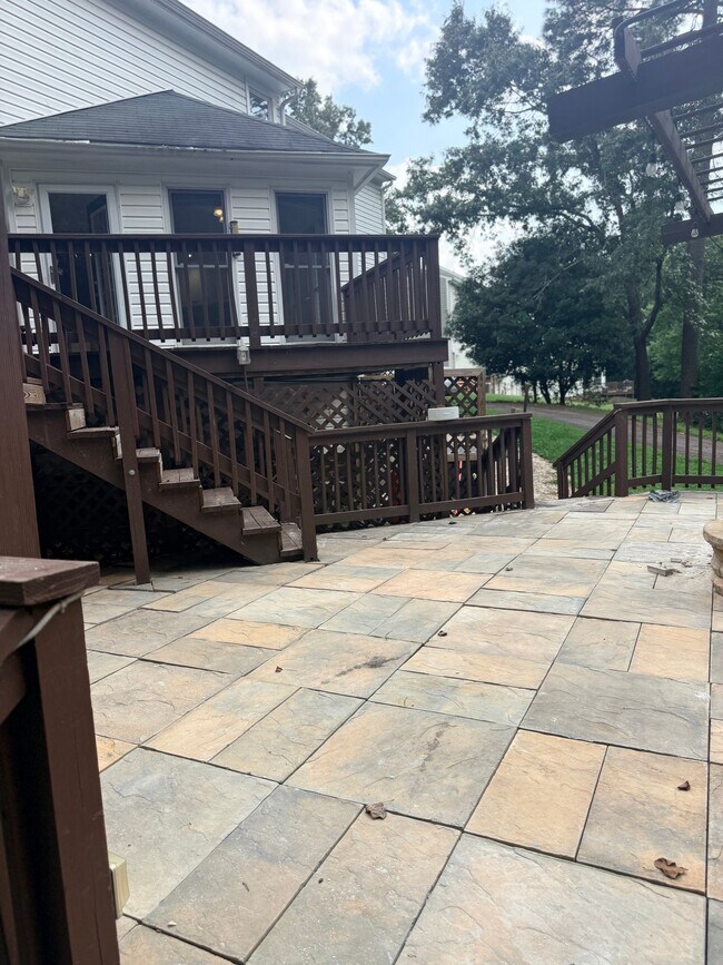 Foto del edificio - 1616 Clear Springs Ln