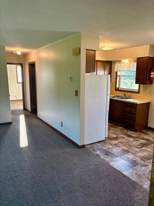 Foto principal - 108 Cleveland Ave W