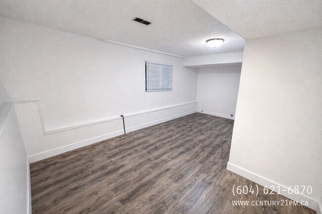 Photo du bâtiment - 32438 Hillcrest Ave