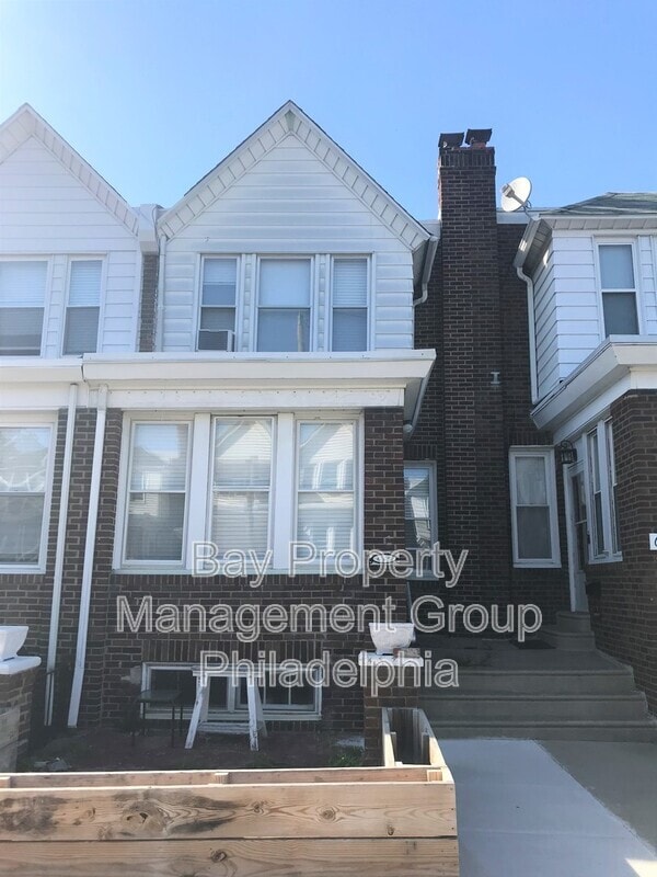 Photo - 618 Gerhard St House