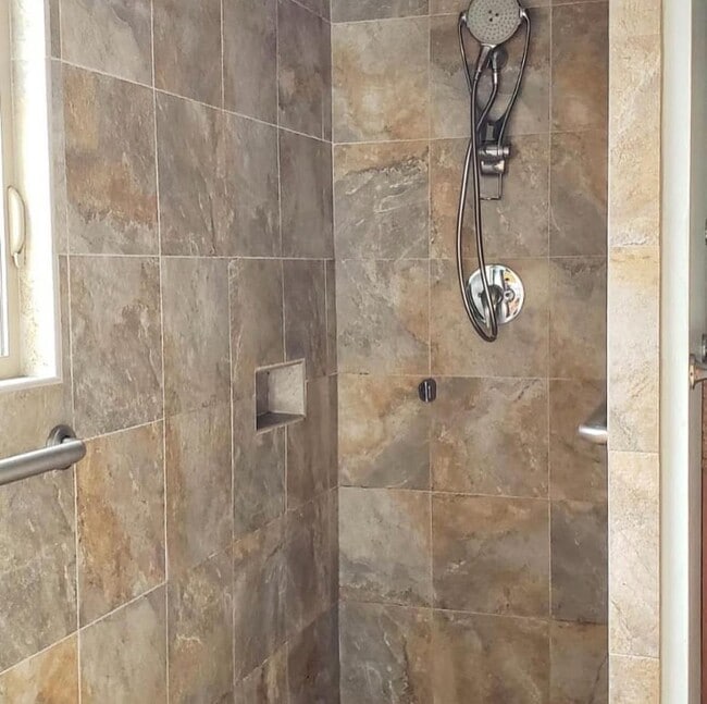 Foto del edificio - 432 Heathcliff Dr