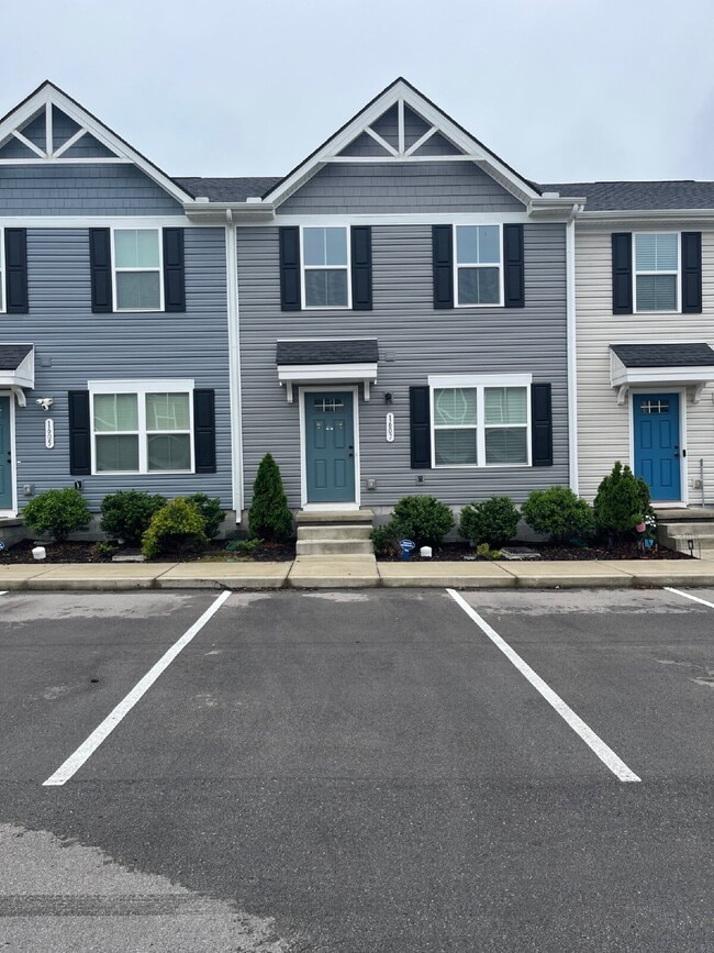 Building Photo - 1607 Mountain Ash Ln