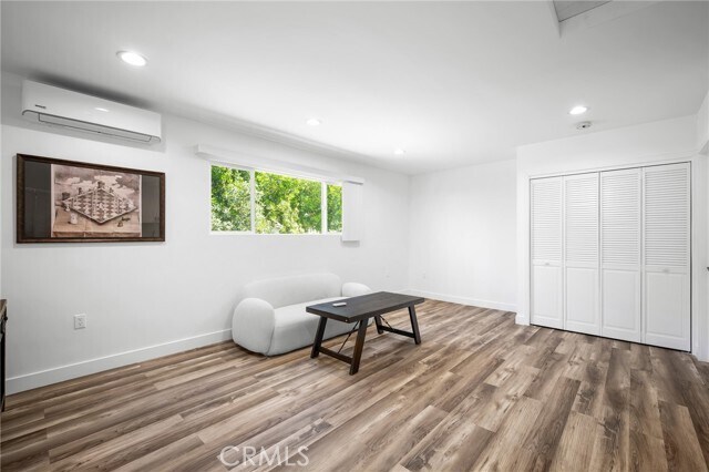 Foto del edificio - 7823 Ampere Ave