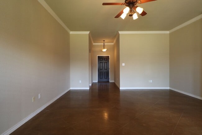 Building Photo - 3101 Stallion Dr