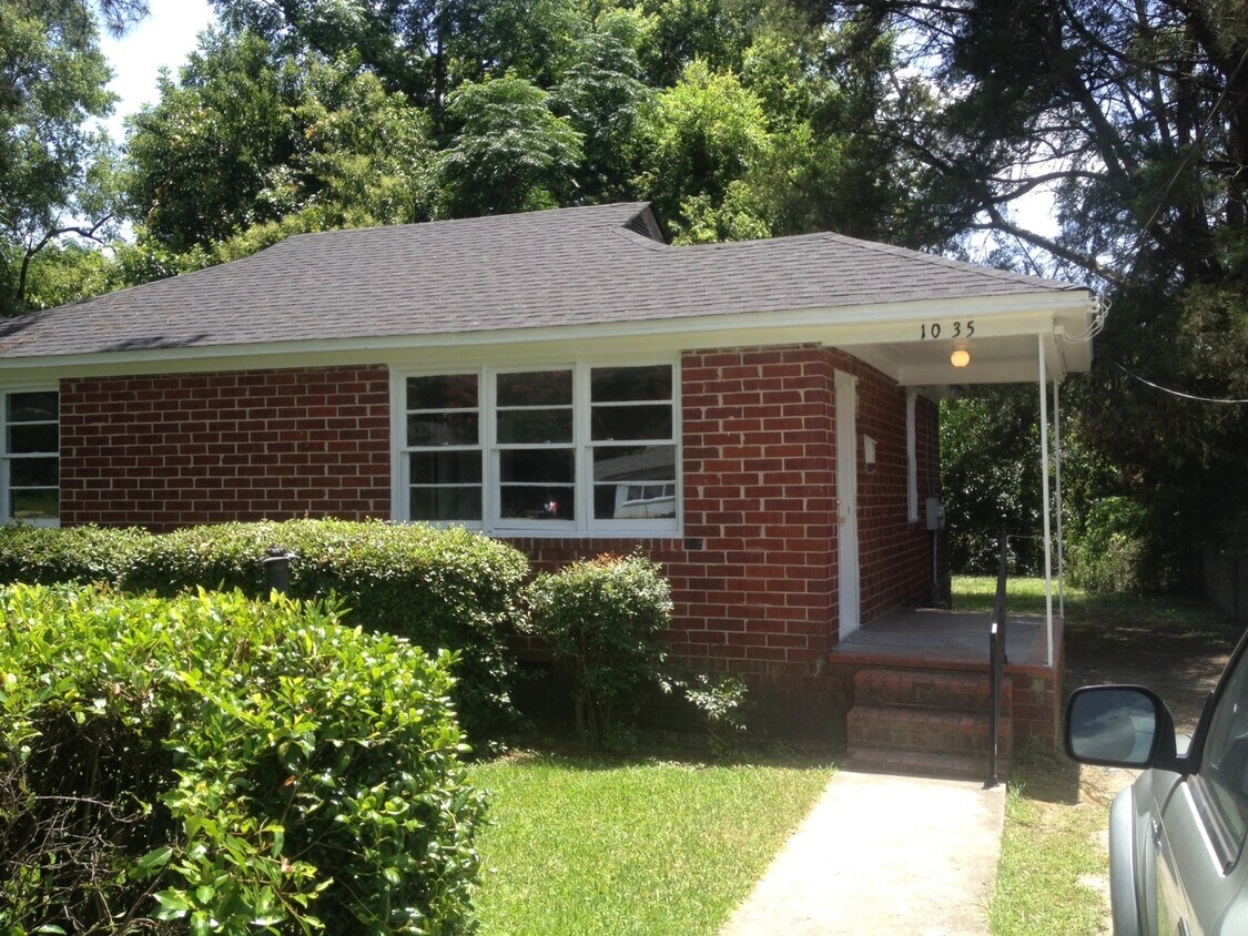 Foto principal - **AVAILABLE NOW**2 bedroom / 1 bathroom Home for Rent in Columbus, GA