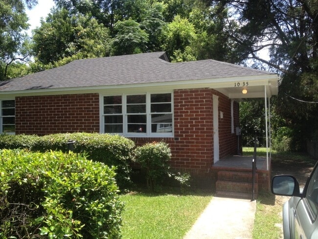 Building Photo - **AVAILABLE NOW**2 Bedroom / 1 Bathroom Home for Rent in Columbus, GA
