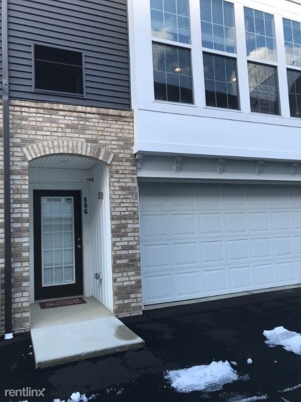Building Photo - 2 br, 2.5 bath Condo - 806 Mayer Pl