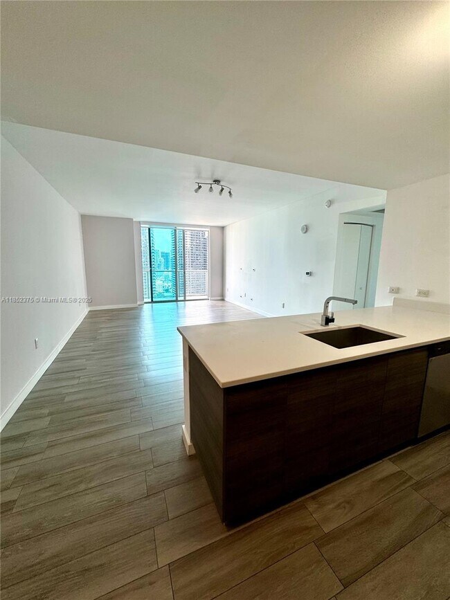 Building Photo - 1100 S Miami Ave
