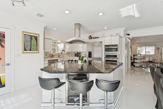 Building Photo - 911 NW 7th St