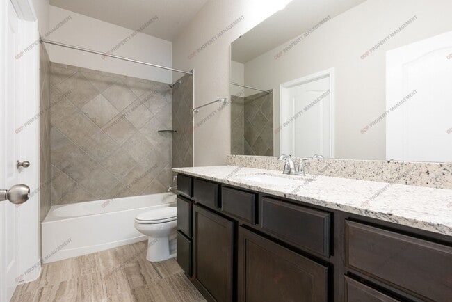 Building Photo - 721 Skylar Heights Dr