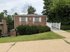 Building Photo - 735 Athalia St