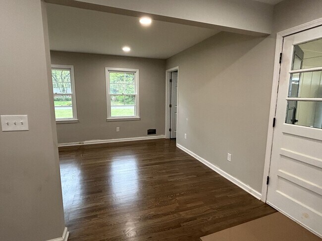 Building Photo - JUST LIKE NEW!  Landlord just finishing up...