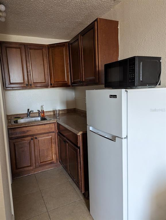 Building Photo - 7900 S Orange Blossom Trail