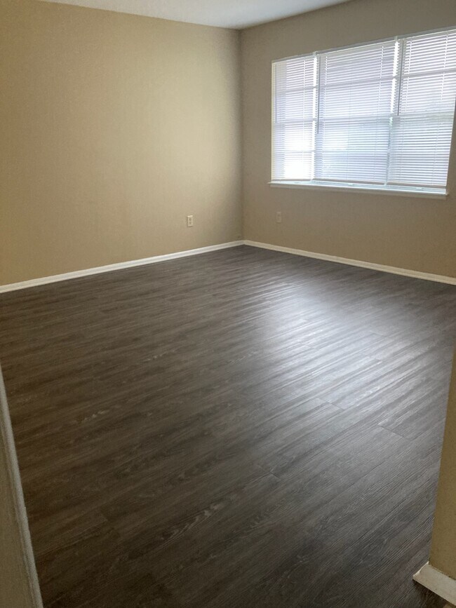 Foto del edificio - 2215 Kevin Ct