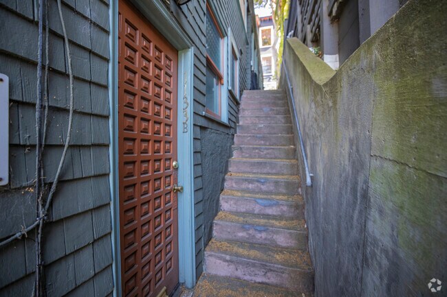 Entrada - 1133-1137 Filbert St