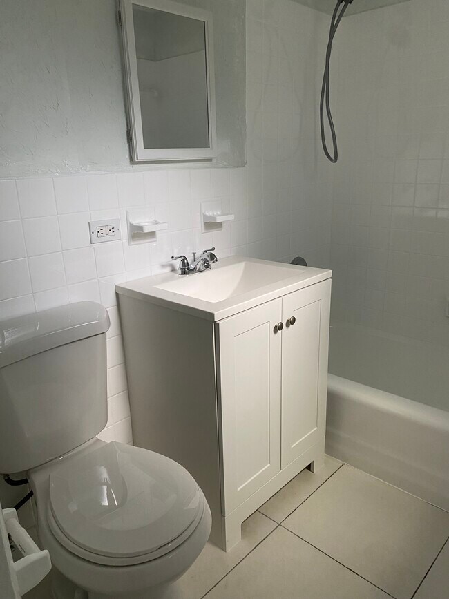 Foto del edificio - 1610 NW North River Dr