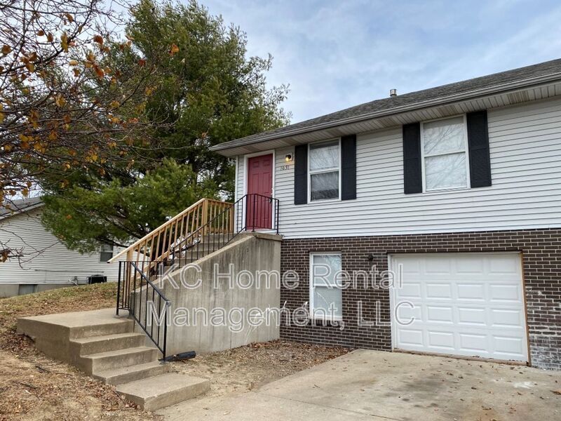 Primary Photo - 1631 Jackson Ave