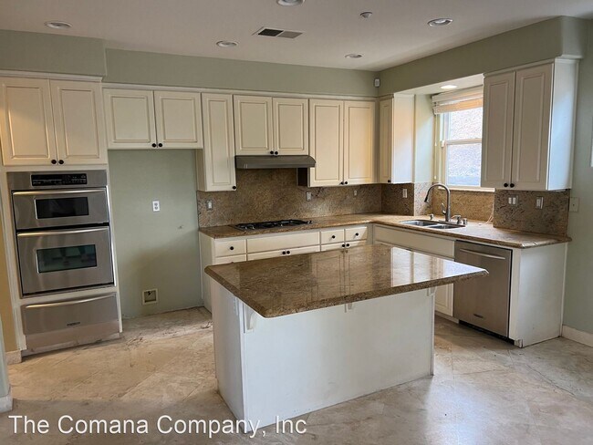 Building Photo - 3 br, 3 bath House - 10162 Foothill Court