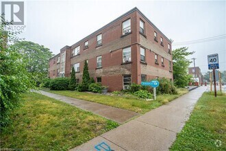 Building Photo - 169 Park Row S
