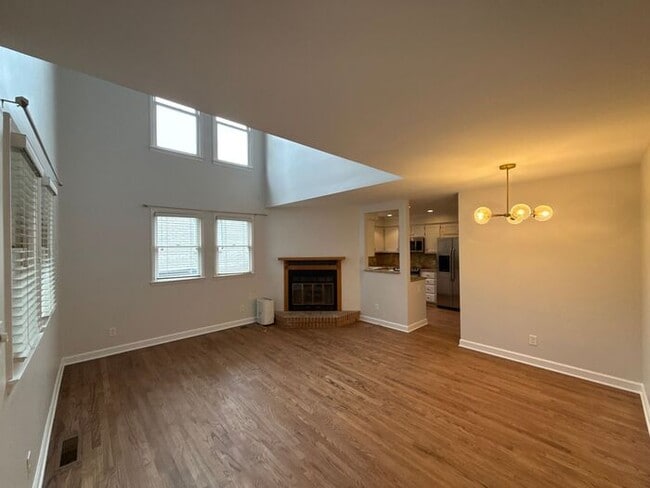 Foto del edificio - Dilworth Home - T.R. Lawing Realty Property