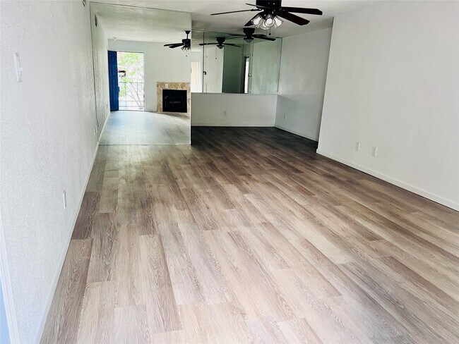 Foto del edificio - 9797 Leawood Blvd