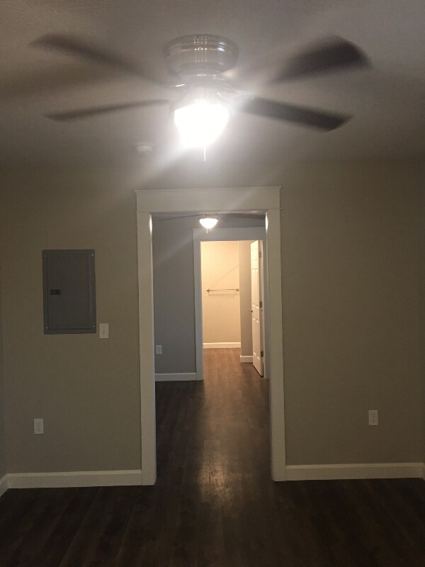 Foto del edificio - 320 E Main St