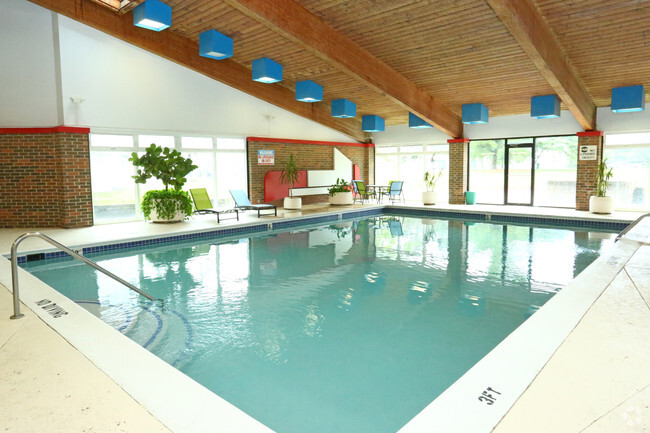 Indoor Swimming Pool - Village Green of Lansing Apartments