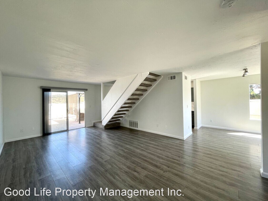 Primary Photo - 3 br, 2 bath House - 7452 Tooma St #130