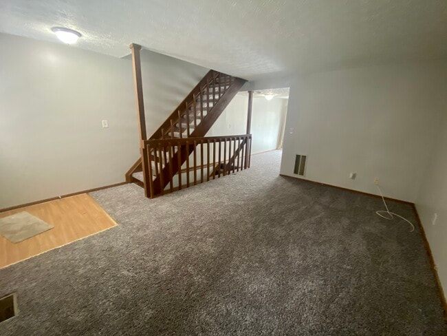 Foto del edificio - 7862 Woodhouse Ln
