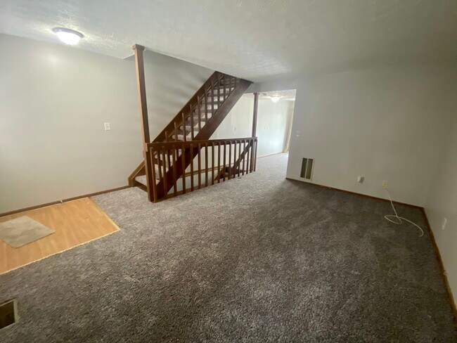 Building Photo - 7862 Woodhouse Ln