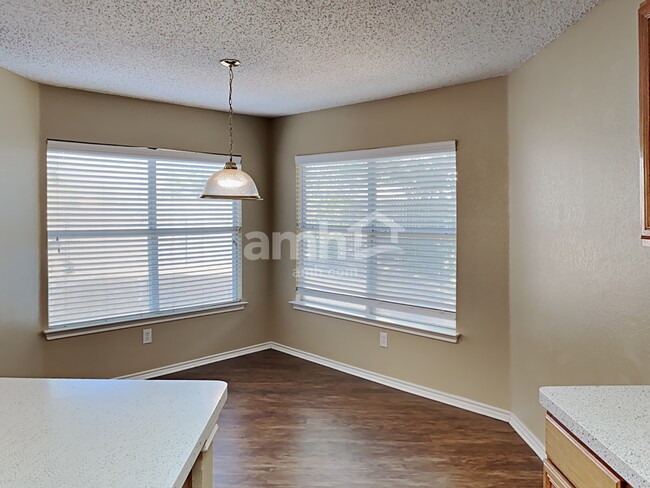 Foto del edificio - 3454 Chapel Pointe Trl