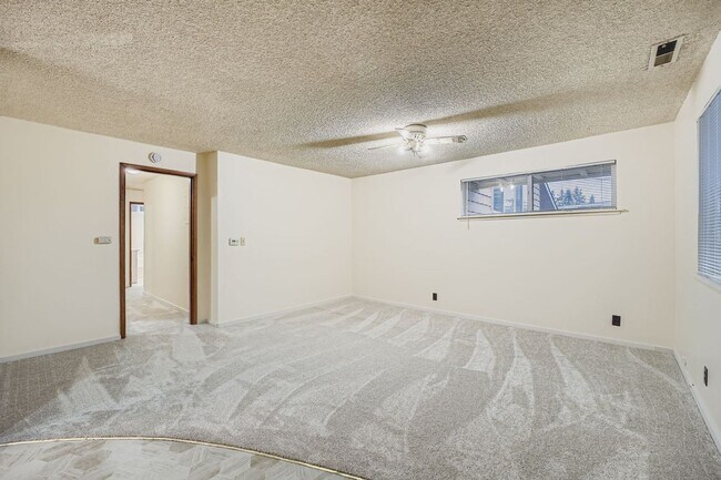 Foto del edificio - Shorewood Place 1035