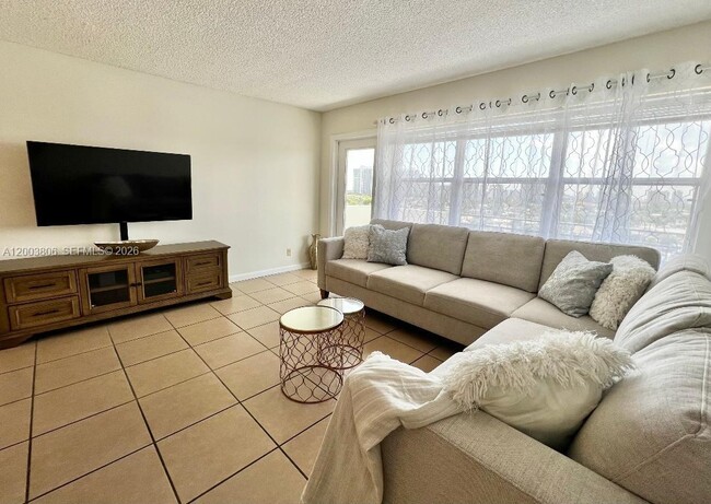 Foto del edificio - 401 Golden Isles Dr