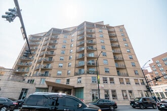 Building Photo - 4350 N Broadway