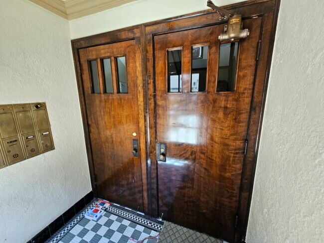 Foto del edificio - 4535-4545 N Hamilton Ave