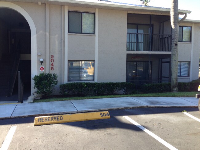 Foto del edificio - 2045 Hunters Glen Dr