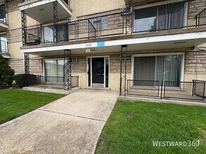Building Photo - 1135 W 127th Pl