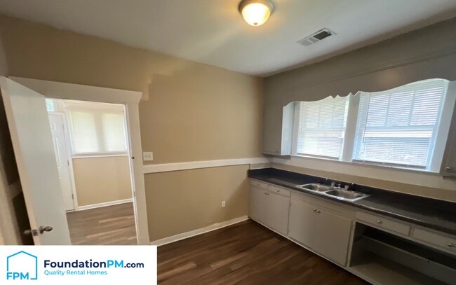 Foto del edificio - 922 Garland St