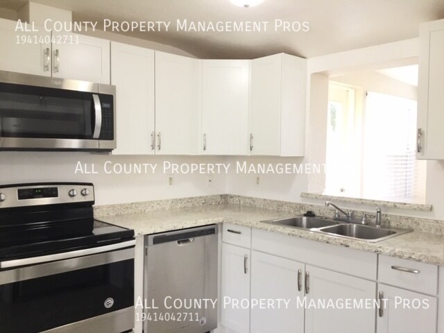 Foto principal - 5425 San Jose Dr