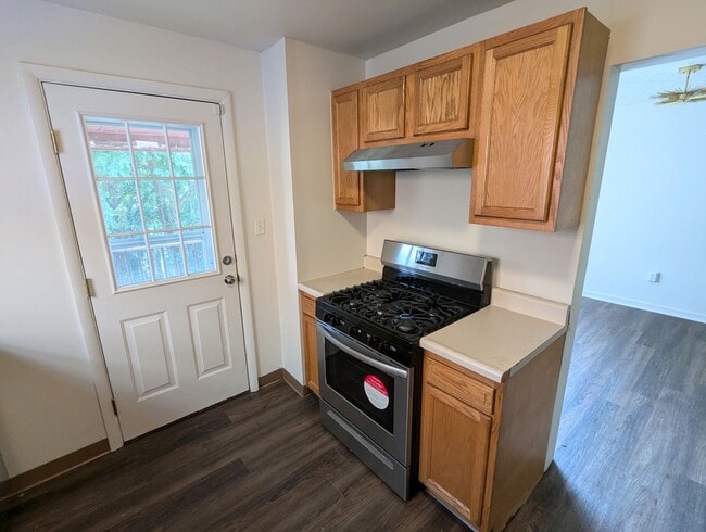 Building Photo - 3 Bedroom Single Family Home (Perry Hilltop)