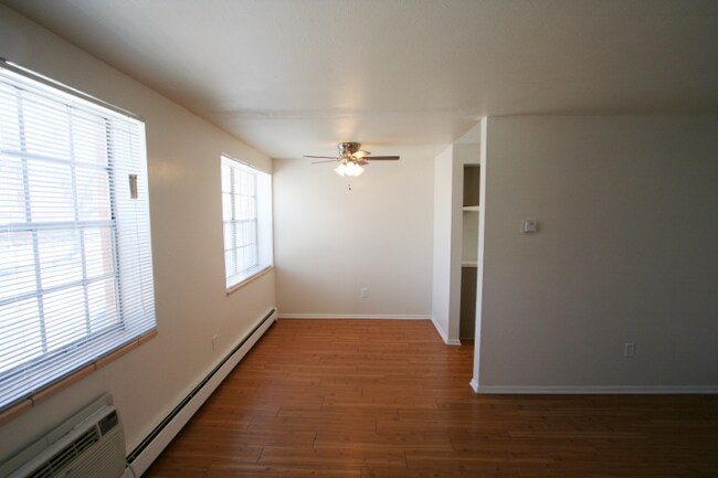 Foto del edificio - 2035 S Josephine St