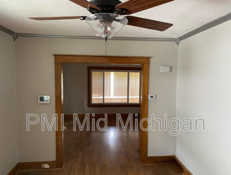 1321 Brown St, Saginaw, MI 48601 House Rental in Saginaw, MI