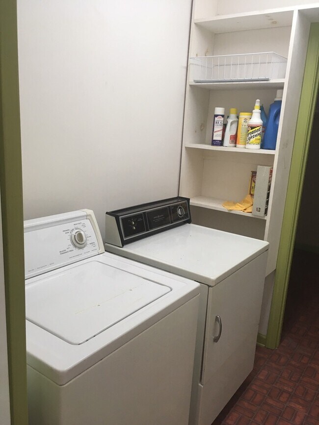 Foto del edificio - 520 W Hancock St