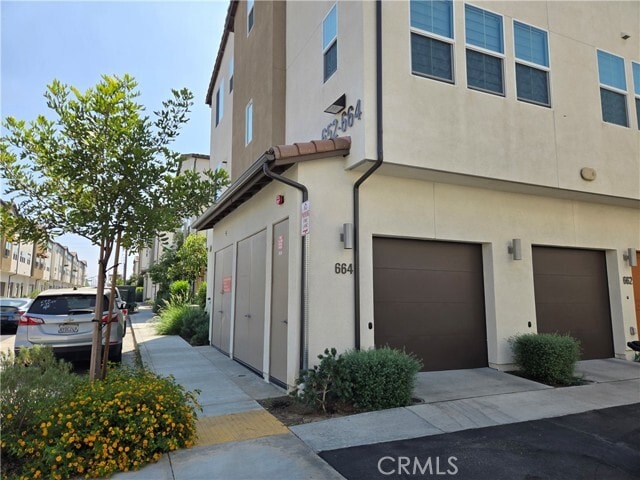 Building Photo - 664 Lima Ln