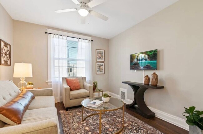 Foto del edificio - 4328 Brownway Ave