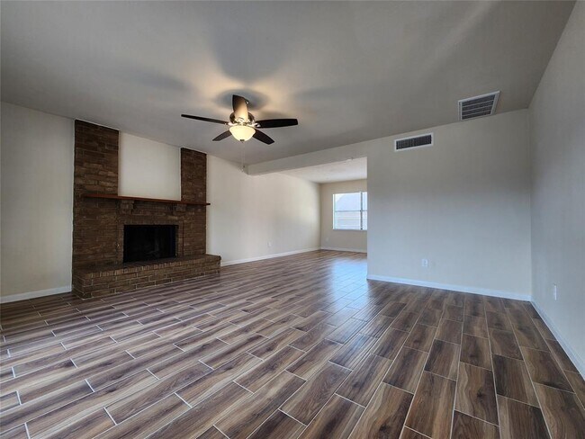 Foto del edificio - 10146 Horseshoe Bend Dr