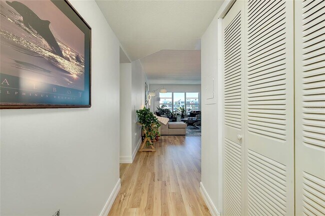 Building Photo - 3806 Gulf of Mexico Dr